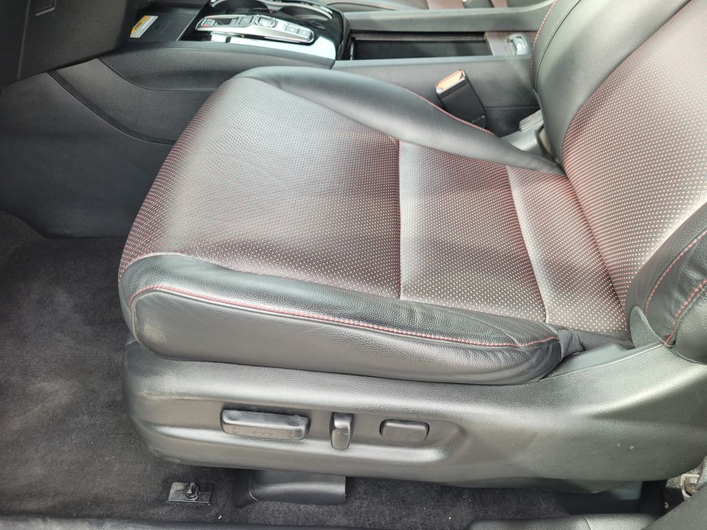 Used 2023  Honda Black Edition image 17