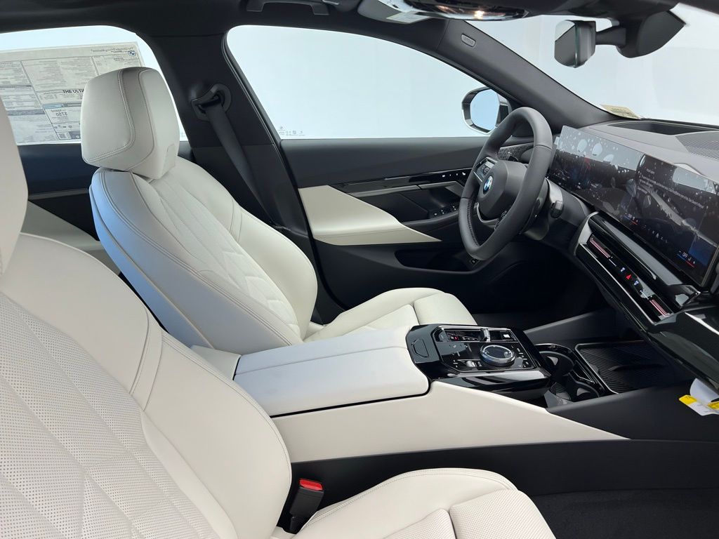 2025 BMW 5 Series 530i 7