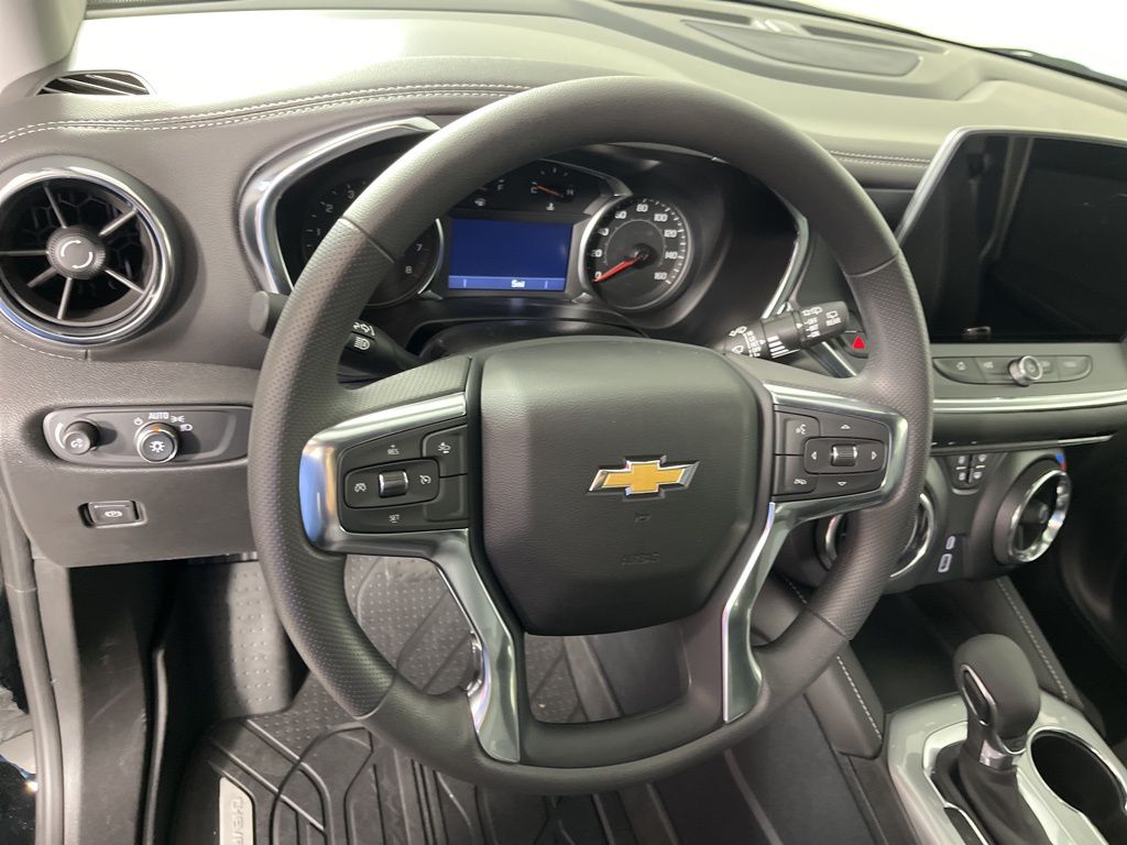 Thumbnail: 2026 Chevrolet Blazer - 24