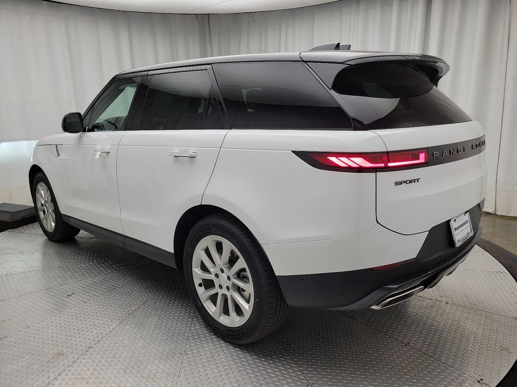 2024 Land Rover Range Rover Sport SE 4