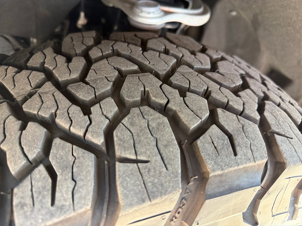 Used 2025 Gray Ford Raptor image 16