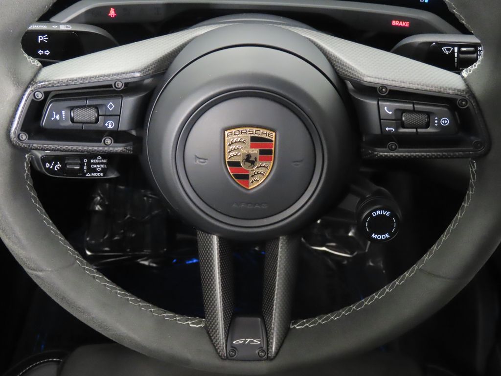 Thumbnail: 2022 Porsche Taycan - 17