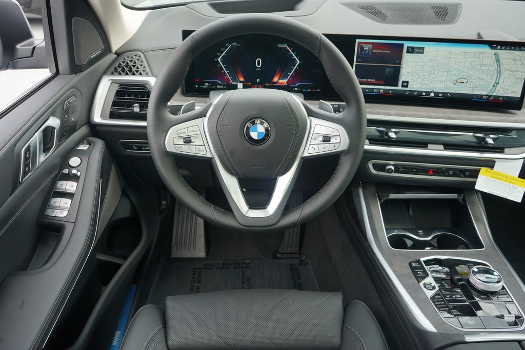 2025 BMW X7 xDrive40i 14