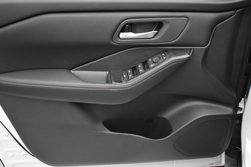 Thumbnail: 2026 Nissan Rogue - 10