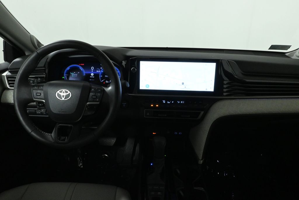 2025 Toyota Camry XLE 17