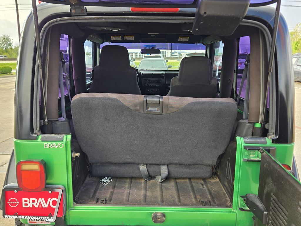 2004 Jeep Wrangler X - 9