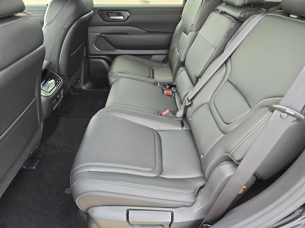 2026 Nissan Armada SV - 7
