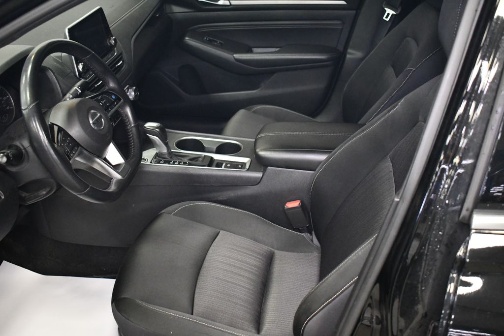 Thumbnail: 2019 Nissan Altima - 6