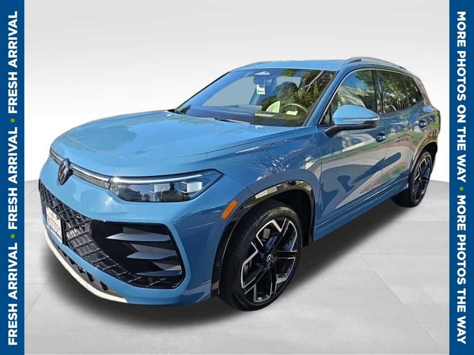 Monterey Blue Pearl 2025 Volkswagen Tiguan SUV / Crossover All-Wheel Drive 8-Speed Automatic