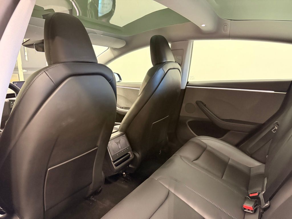 Thumbnail: 2025 Tesla Model 3 - 18