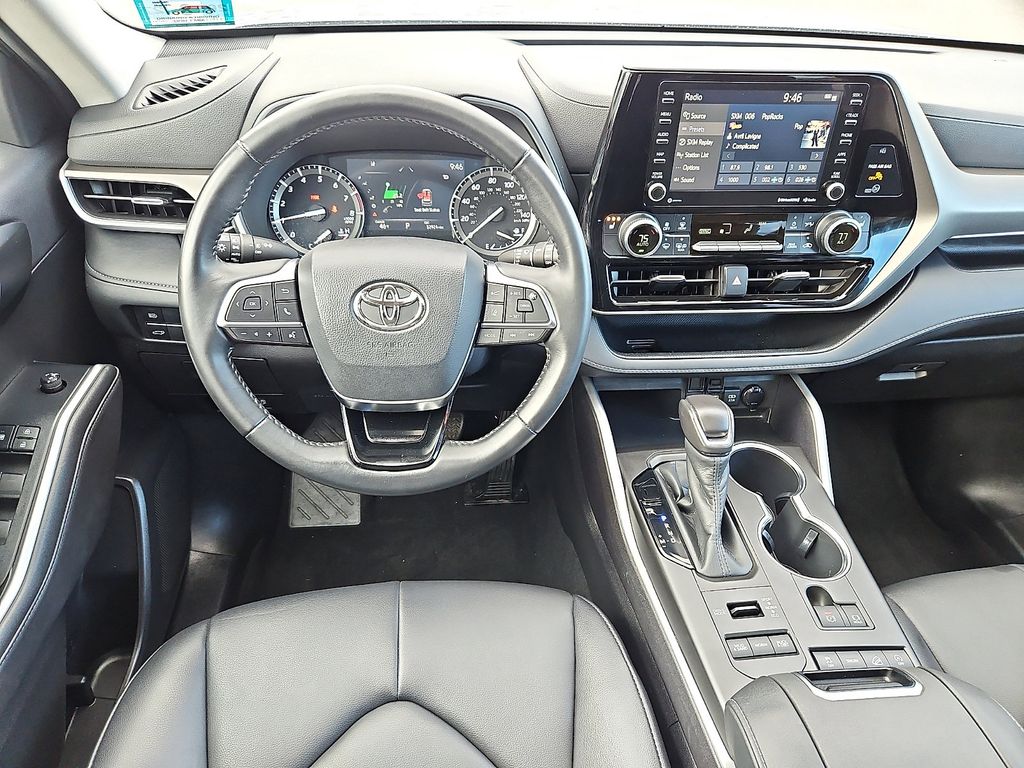 Thumbnail: 2020 Toyota Highlander - 10