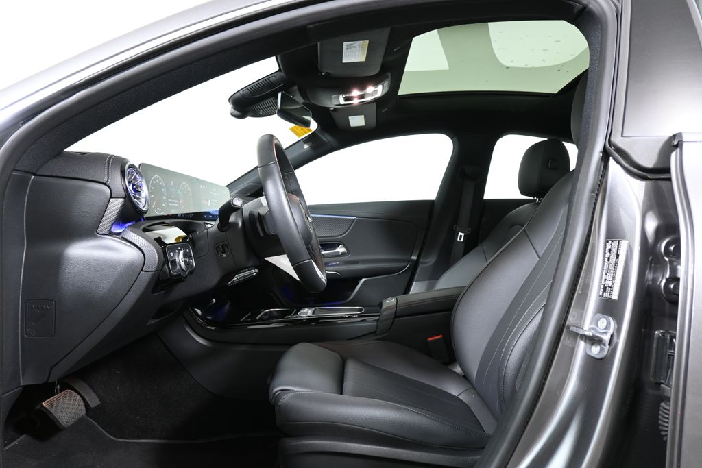 Thumbnail: 2025 Mercedes-Benz CLA - 3