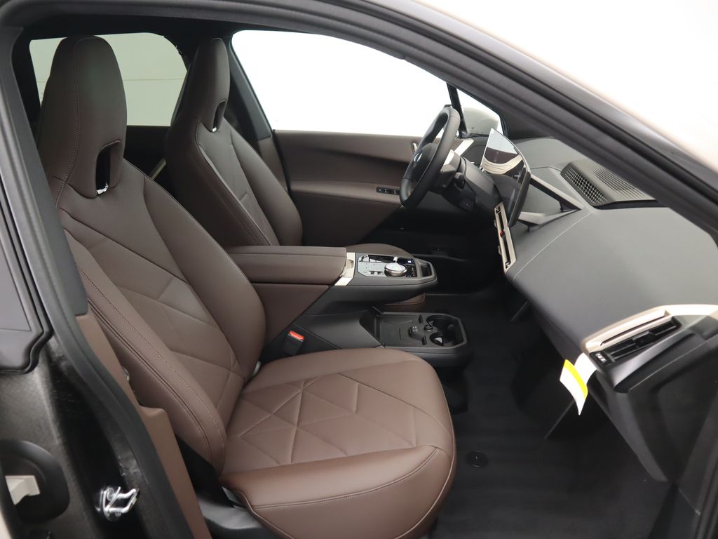 Thumbnail: 2026 BMW iX - 21