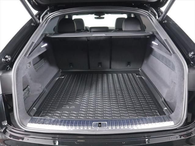 Thumbnail: 2026 Audi Q8 - 30