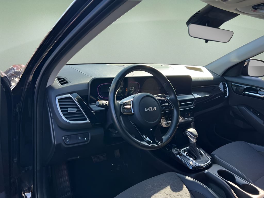 Used 2025 Kia Seltos SUV
