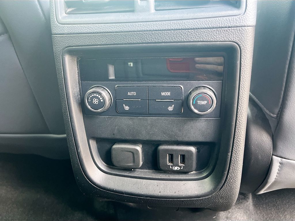 Used 2019 White Buick Essence image 25