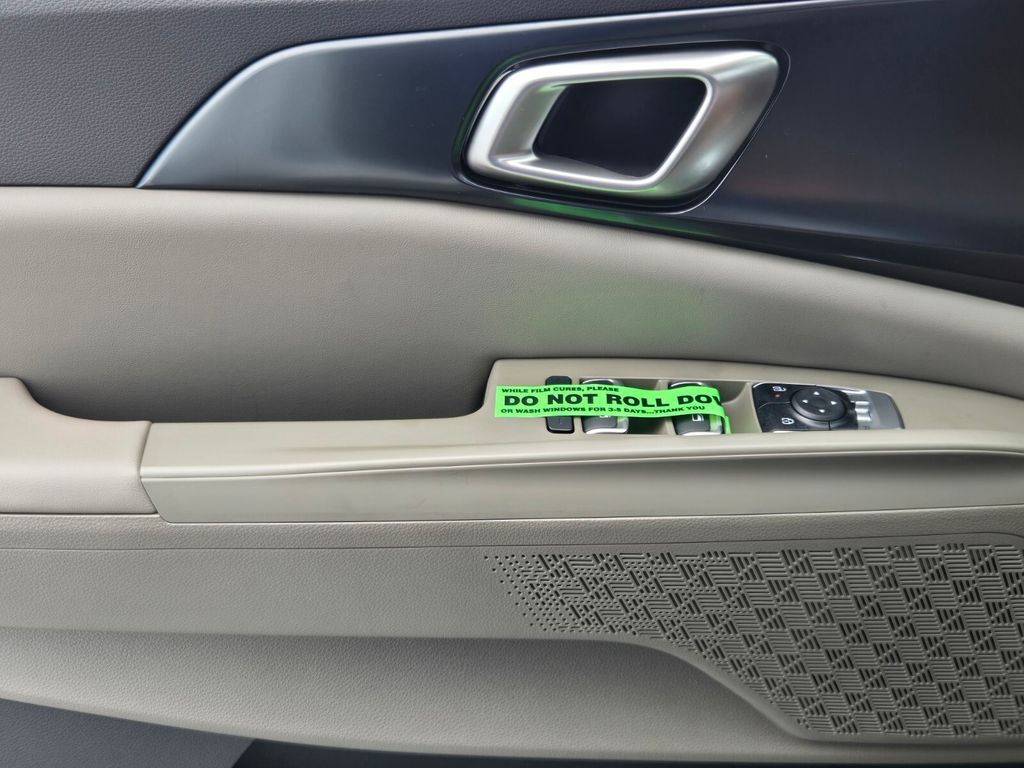 2027 Kia Carnival - $39,065