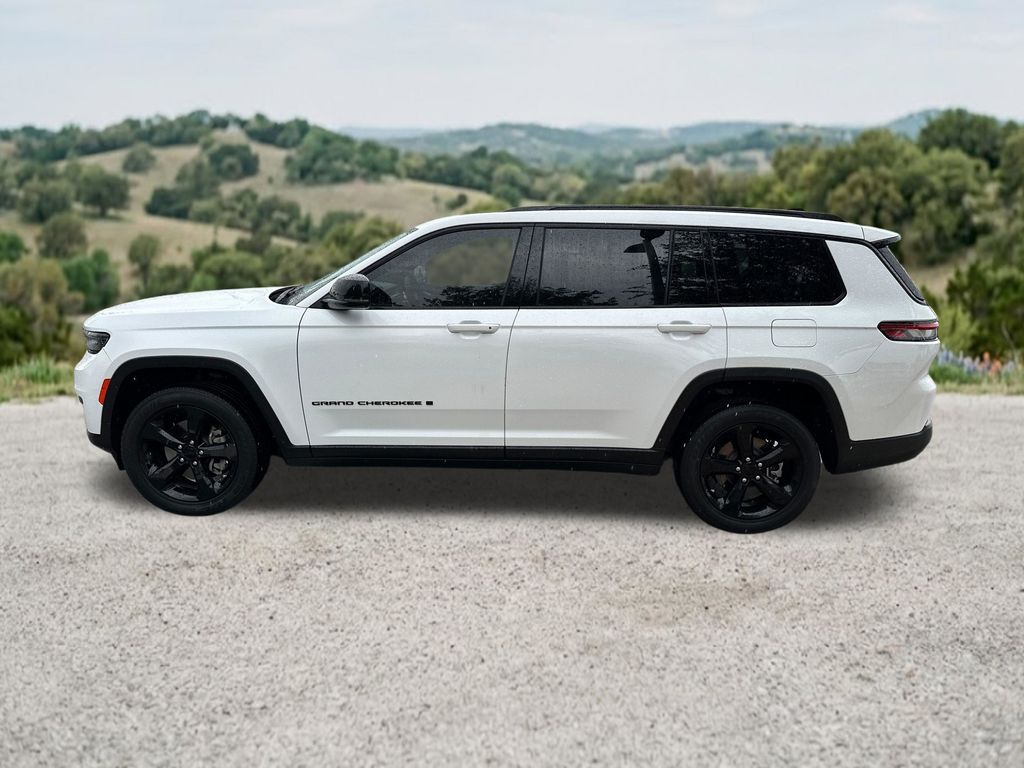 Used Car 2023 Jeep Grand Cherokee L  Altitude For Sale Under $30,000 In Austin, Texas