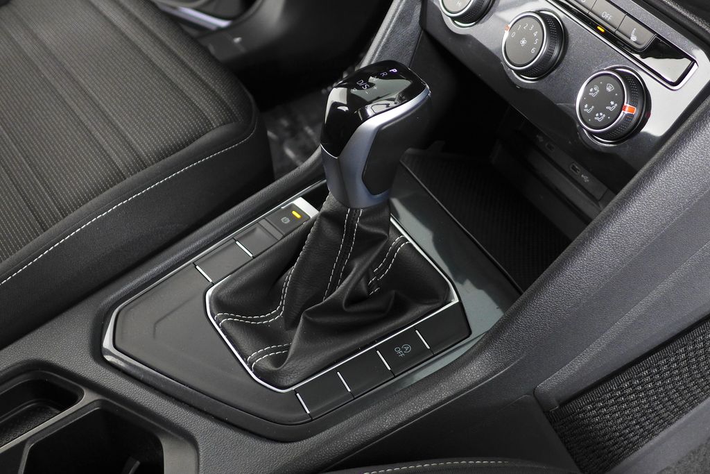 Thumbnail: 2024 Volkswagen Tiguan - 15