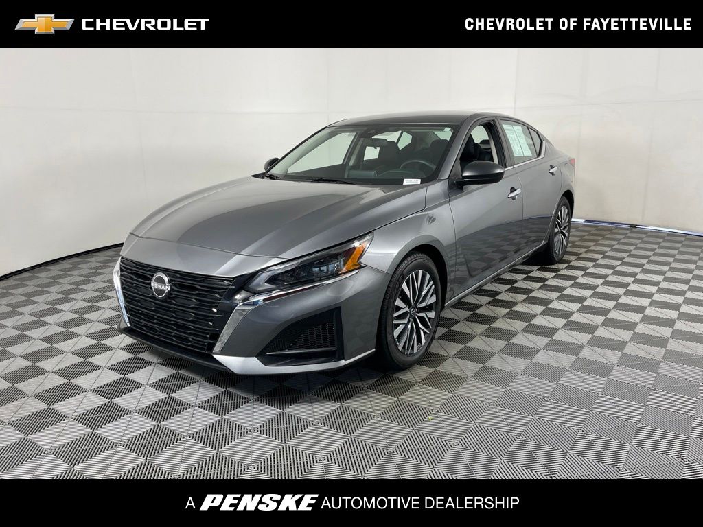 Gray (Gun Metallic) 2024 Nissan Altima 2.5 SV FWD Sedan Front-Wheel Drive Continuously Variable Transmission