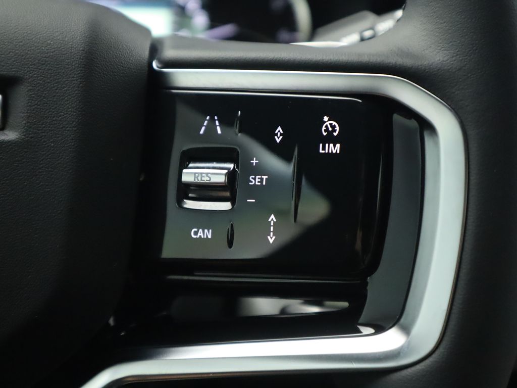 2023 Land Rover Range Rover Evoque Dynamic 12