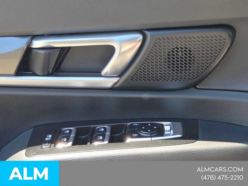 Used 2025 Black Kia S image 30