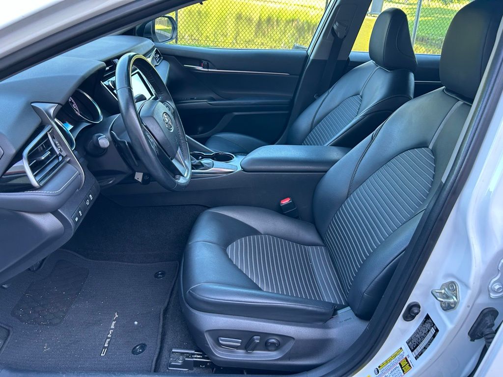 Thumbnail: 2020 Toyota Camry - 14