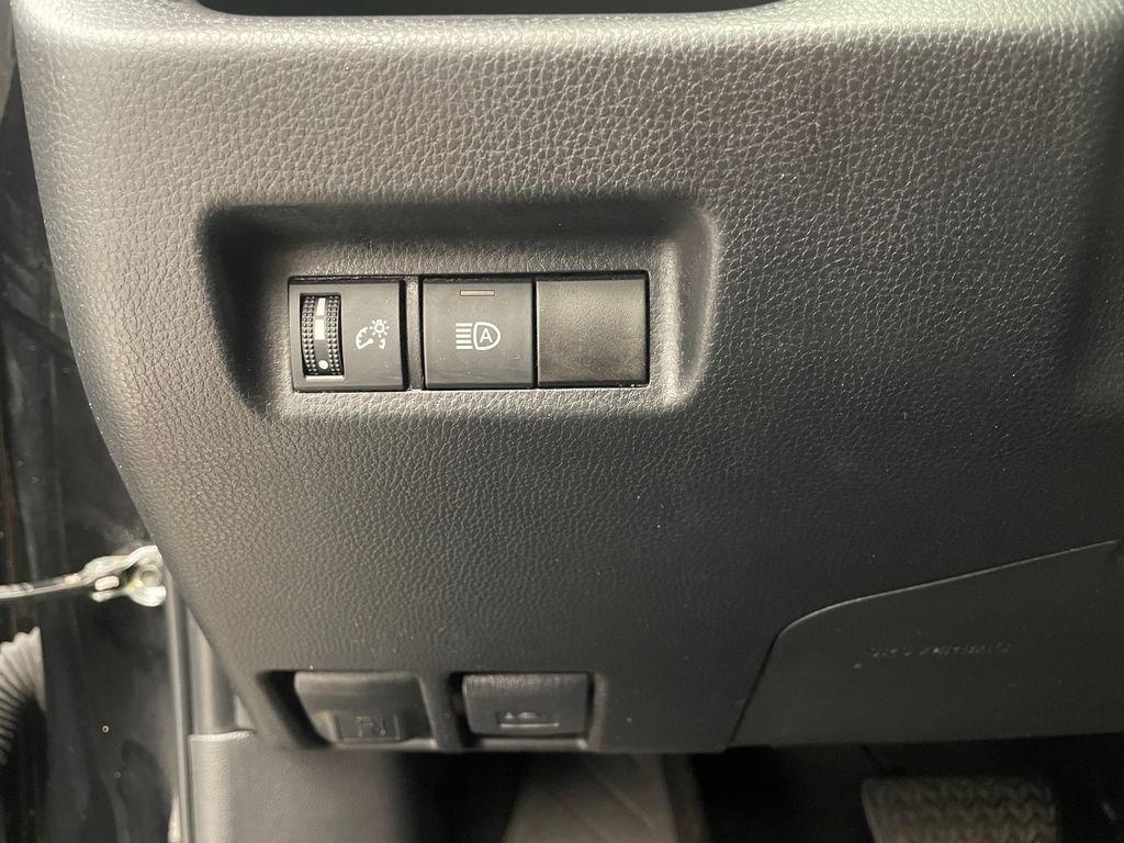 2023 Toyota RAV4 XLE 20