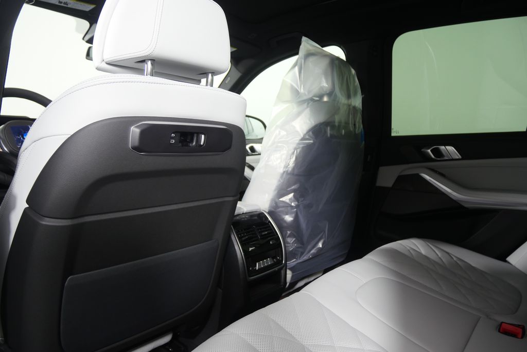 Thumbnail: 2026 BMW X5 - 17