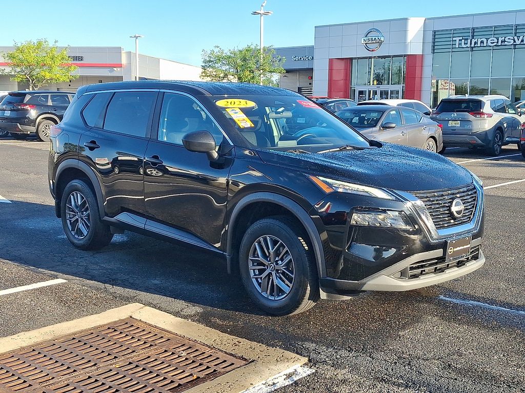 Thumbnail: 2023 Nissan Rogue - 3