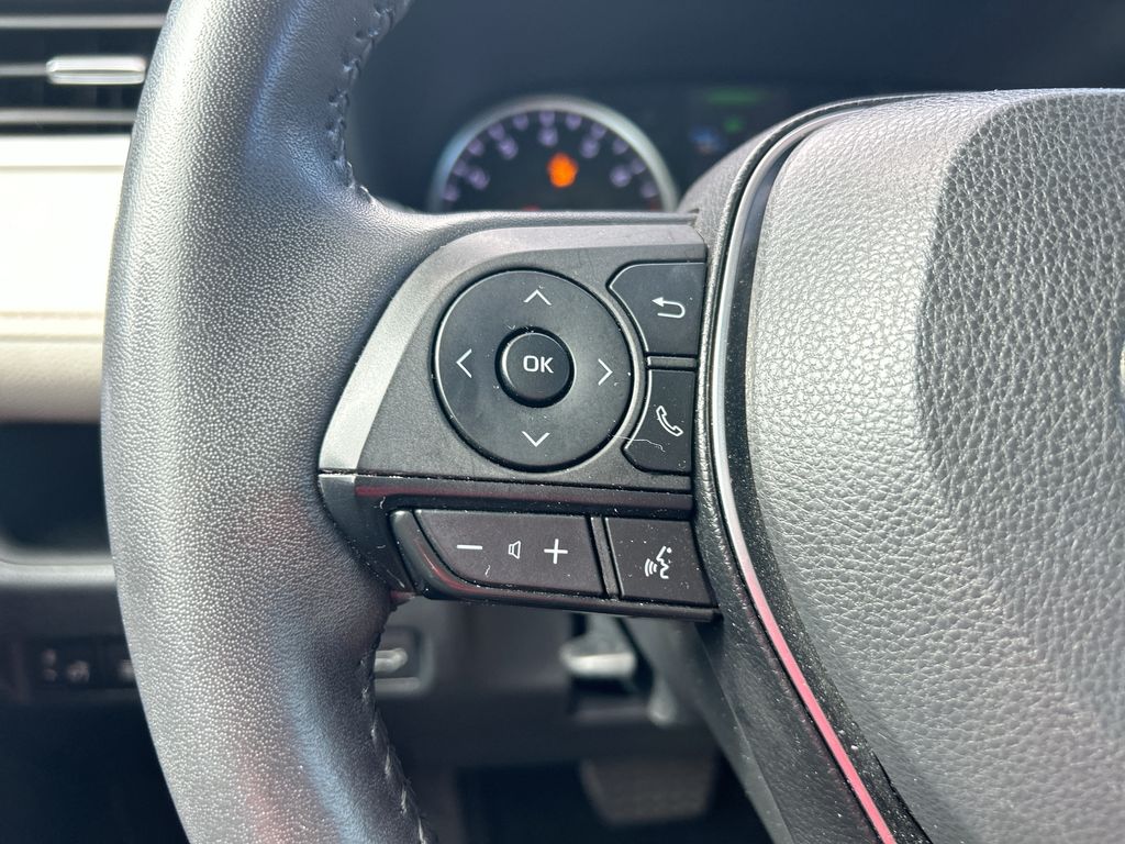 Thumbnail: 2022 Toyota RAV4 - 17