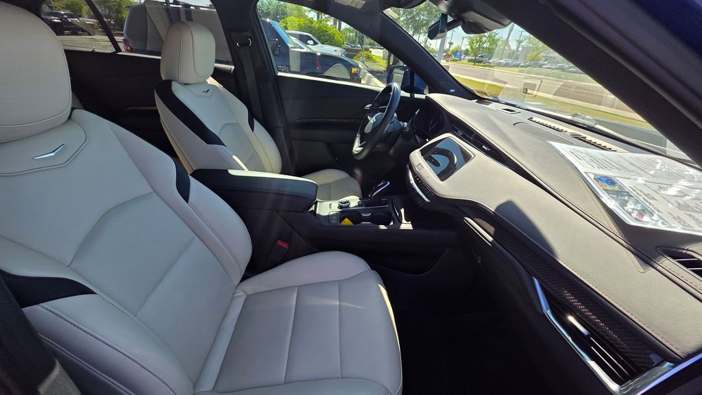 Thumbnail: 2021 Cadillac XT4 - 19