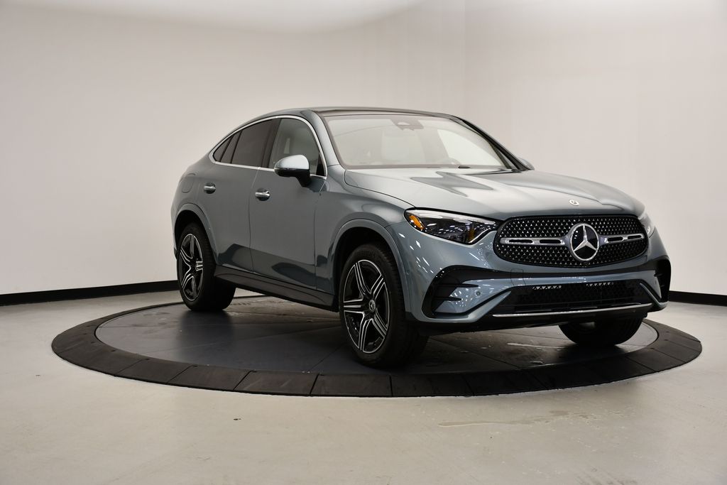 2025 Mercedes-Benz GLC 300 7