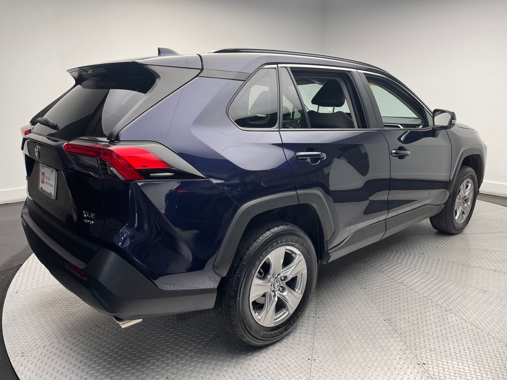 2024 Toyota RAV4 XLE 5