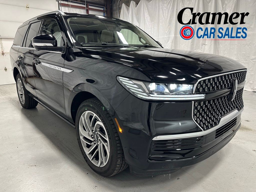 Infinite Black Metallic Clearcoat 2025 Lincoln Navigator Reserve 4WD SUV / Crossover Four-Wheel Drive Automatic