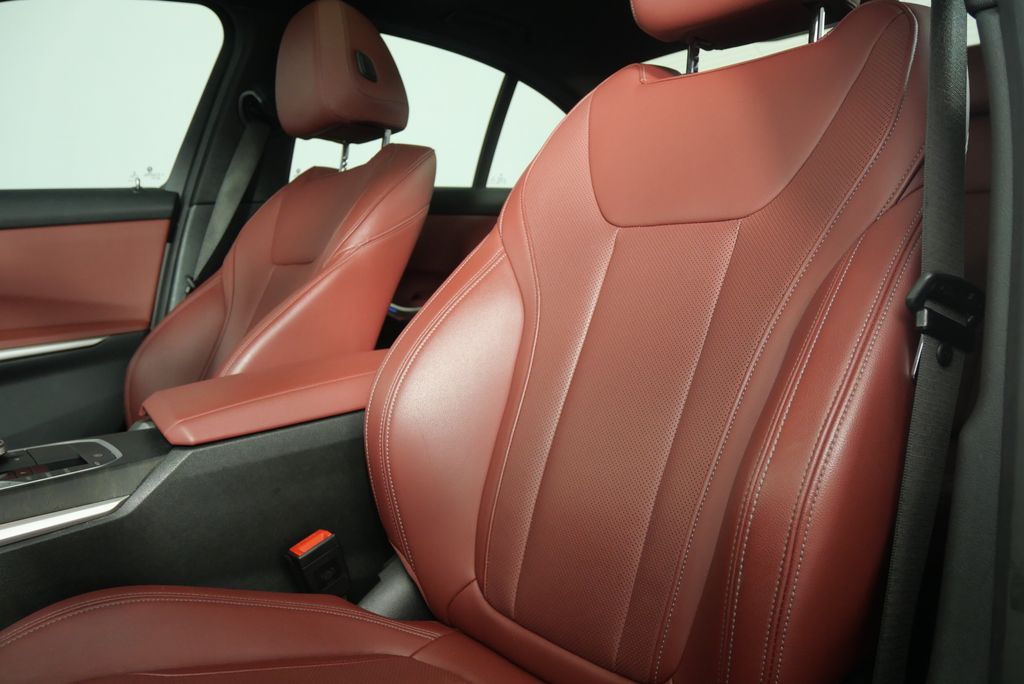2023 BMW 3 Series 330i 11
