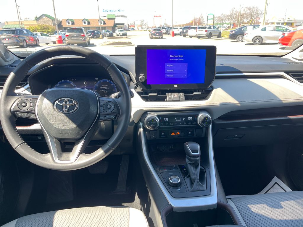 2023 Toyota RAV4 Hybrid Limited photo