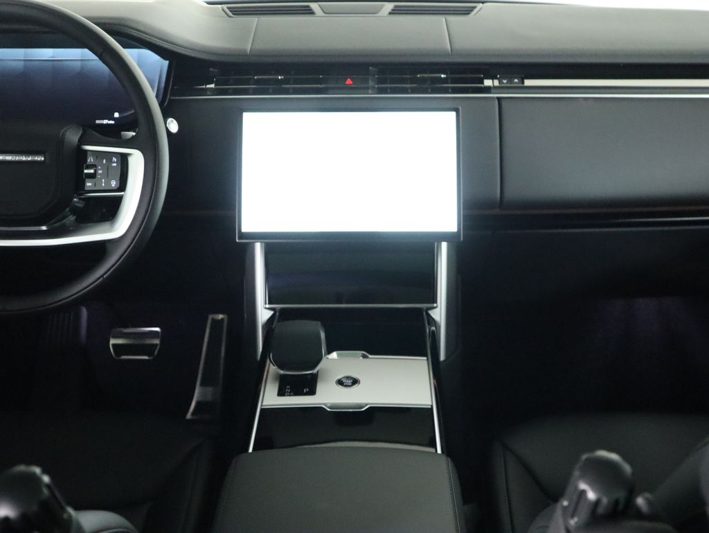 Thumbnail: 2025 Land Rover Range Rover - 15