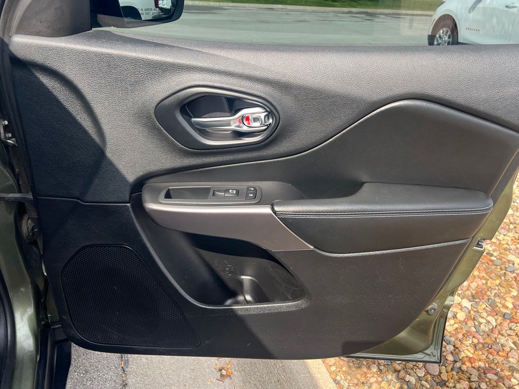 Used 2020 Jeep Cherokee SUV