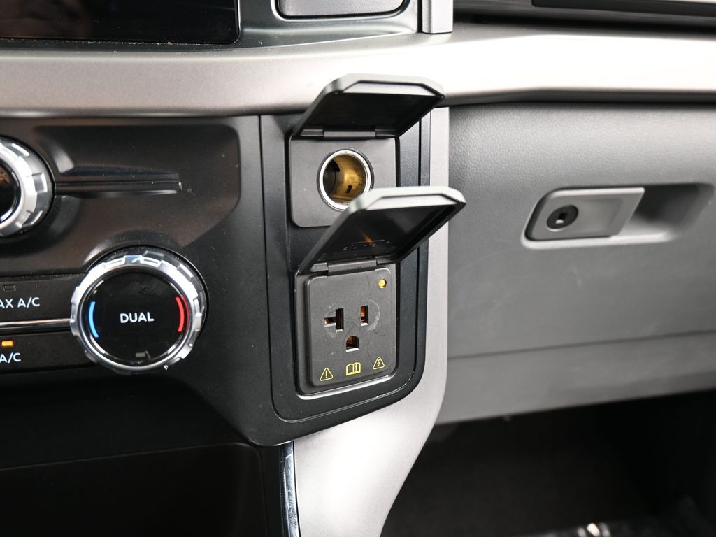 Used 2024 Silver Metallic Ford XLT image 31