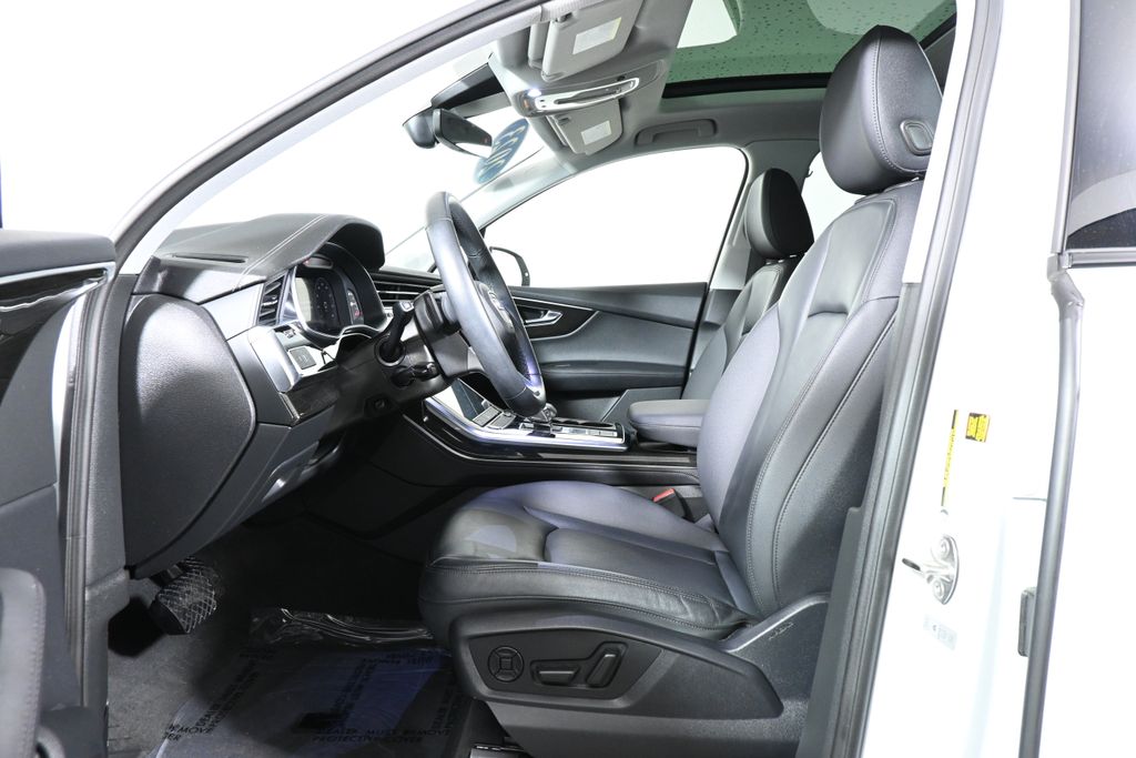 Thumbnail: 2023 Audi Q7 - 3