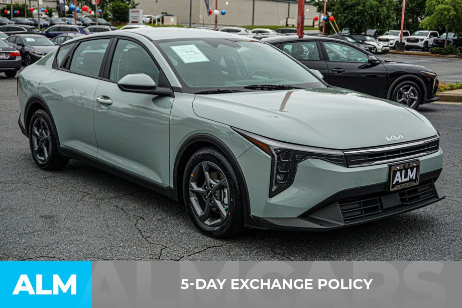 Used 2025 Blue Kia LXS image 4