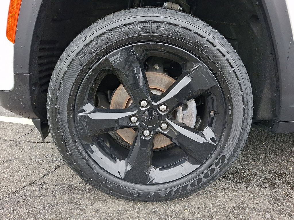 Thumbnail: 2023 Jeep Grand Cherokee - 9