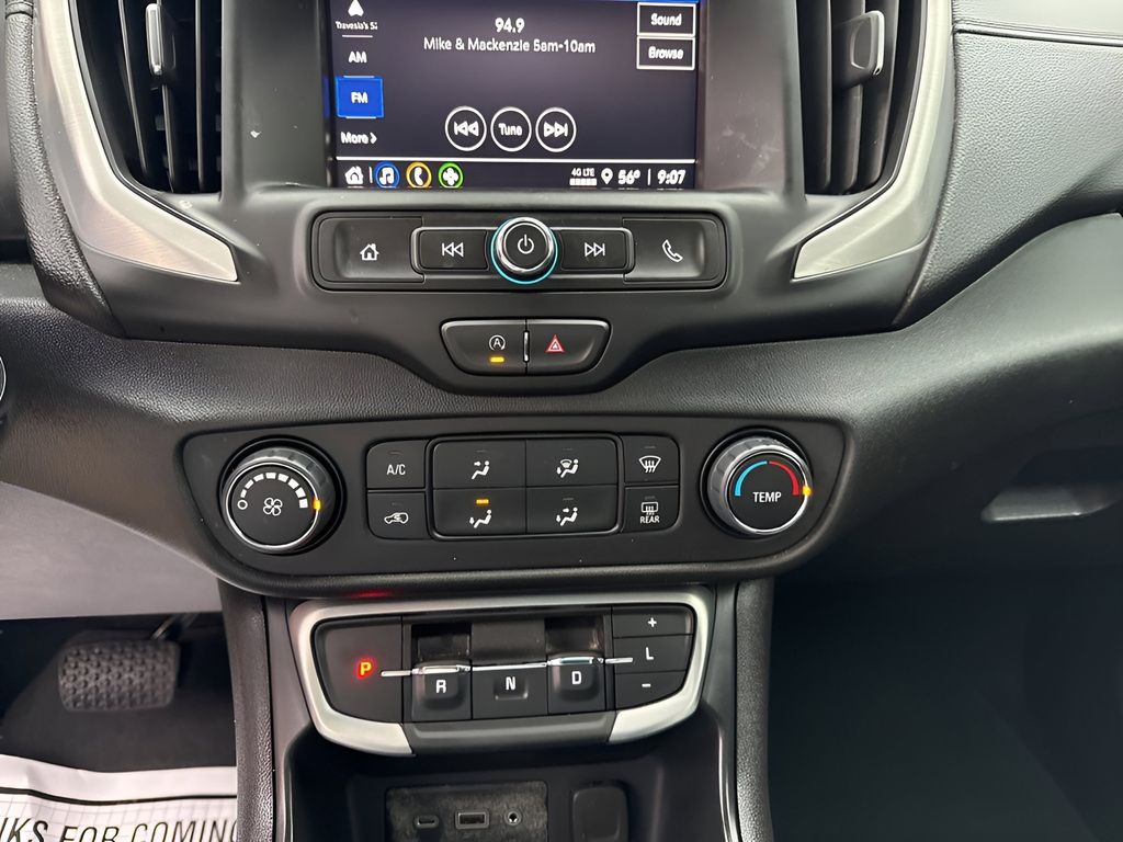 2024 GMC Terrain SLE photo