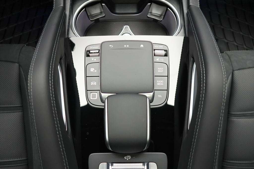 Thumbnail: 2026 Mercedes-Benz GLE - 30