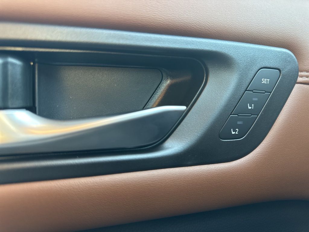 2025 Boulder Gray Pearl Nissan Pathfinder Platinum FWD SUV
