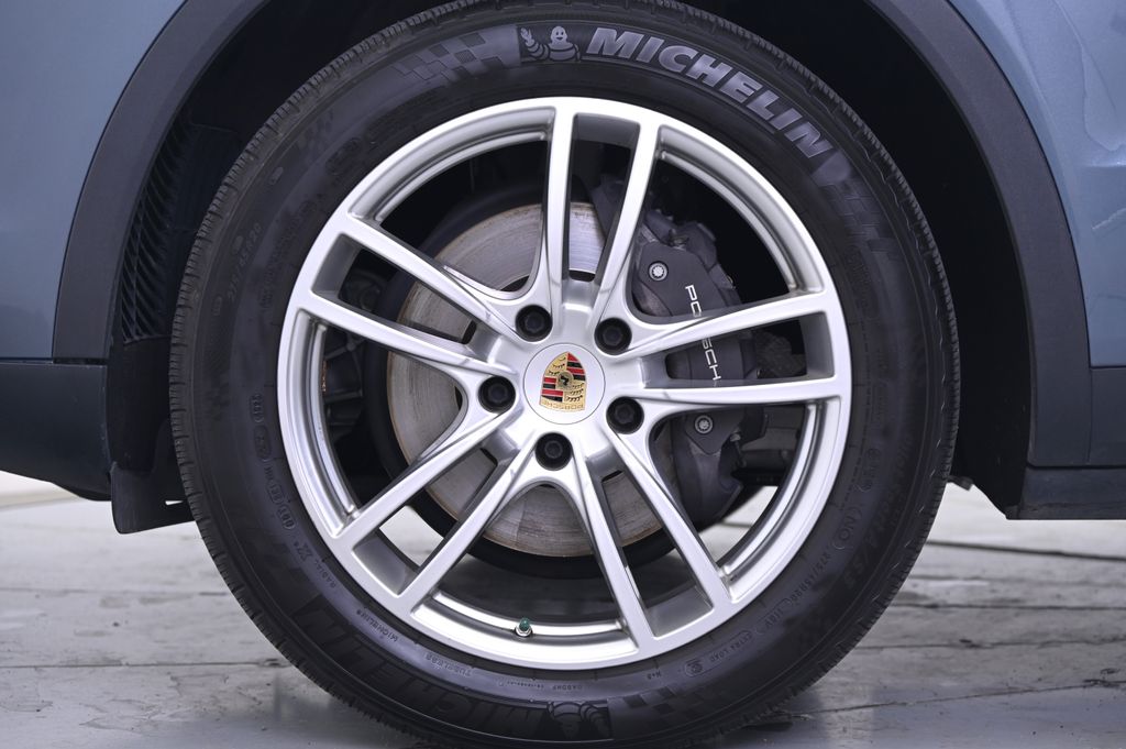 Thumbnail: 2019 Porsche Cayenne - 15