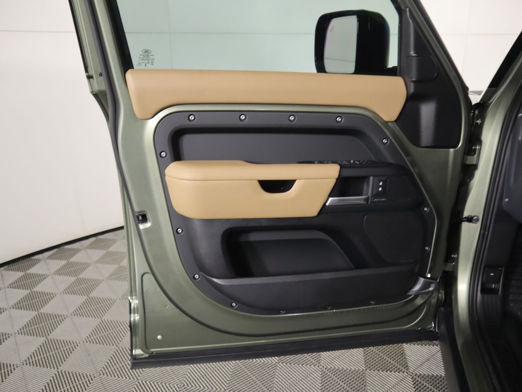 Thumbnail: 2025 Land Rover Defender - 26