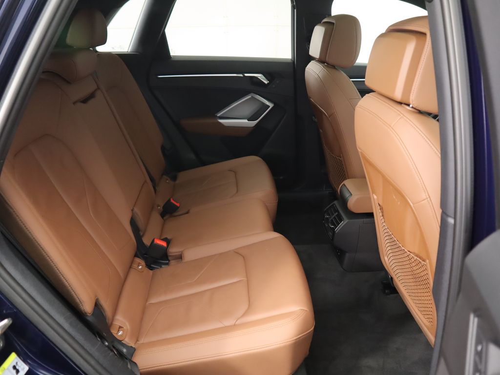 Thumbnail: 2021 Audi Q3 - 22