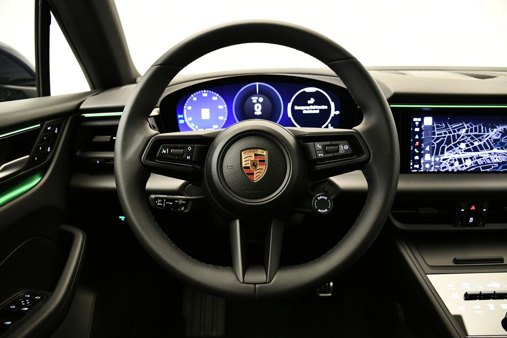 Thumbnail: 2025 Porsche Macan - 23